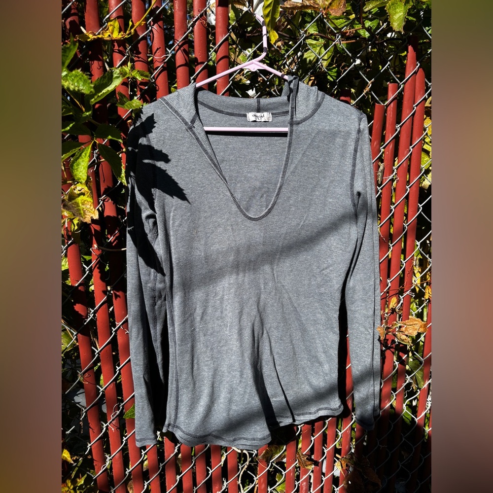 Gray Long Sleeve V-Neck Top